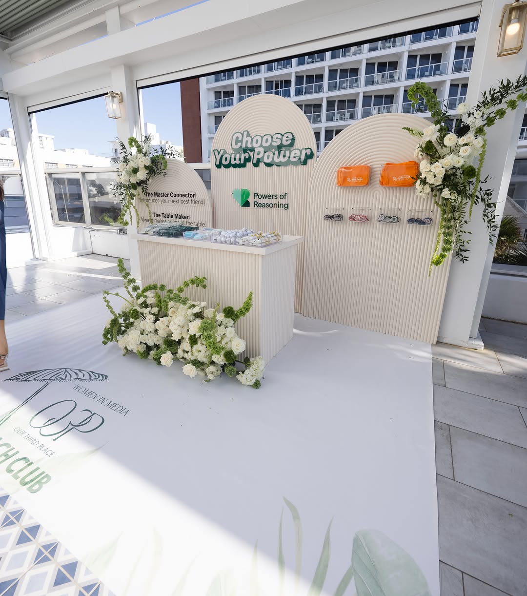 backdrops-arches-seating